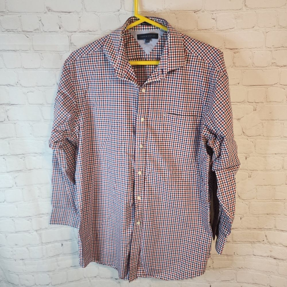 Men's Tommy Hilfiger longsleeve button-down shirt, size Medium